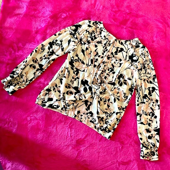 FOREVER 21 Patterned top - Picture 2 of 6